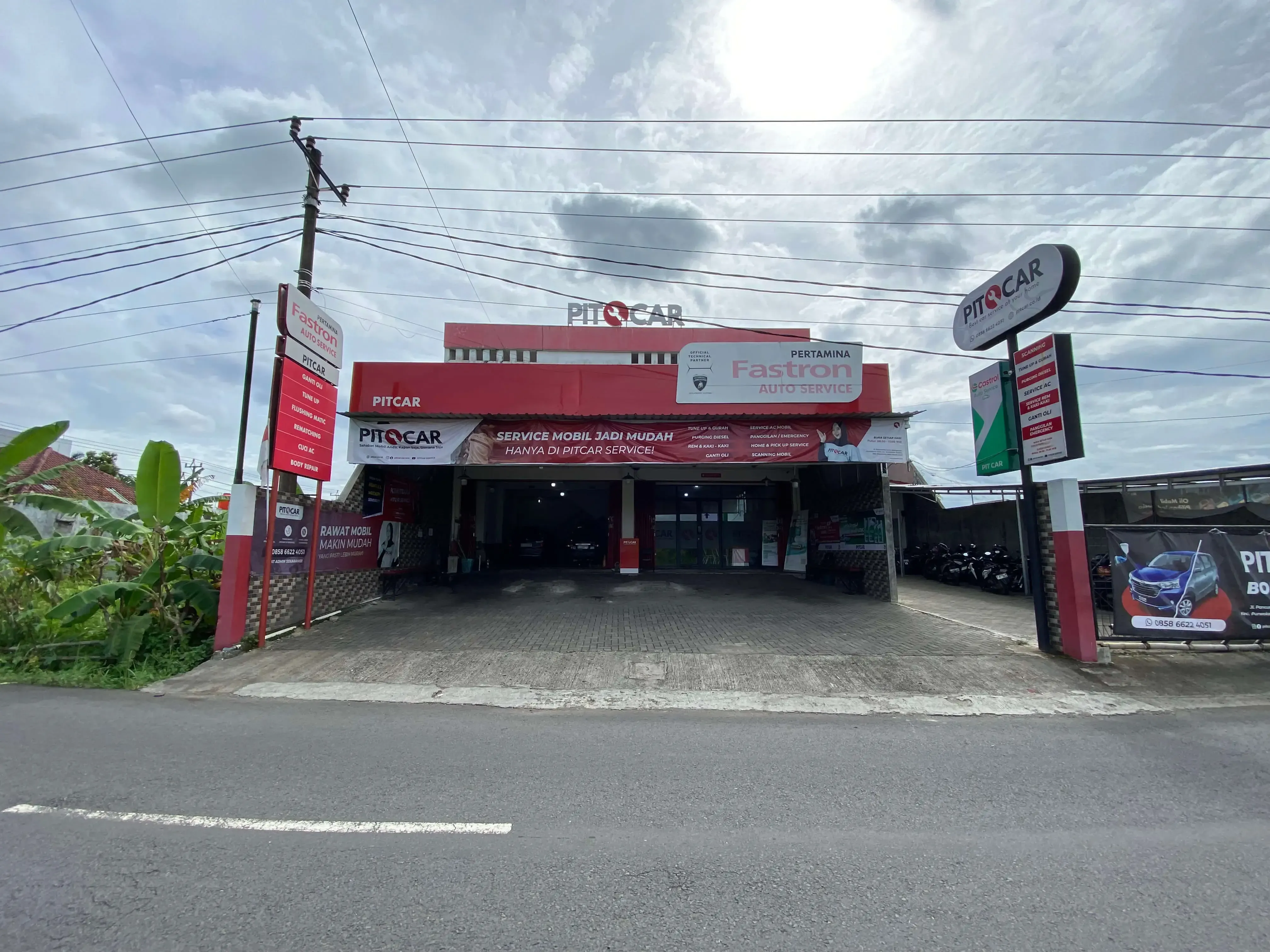 PITCAR Service - Fasade Bengkel